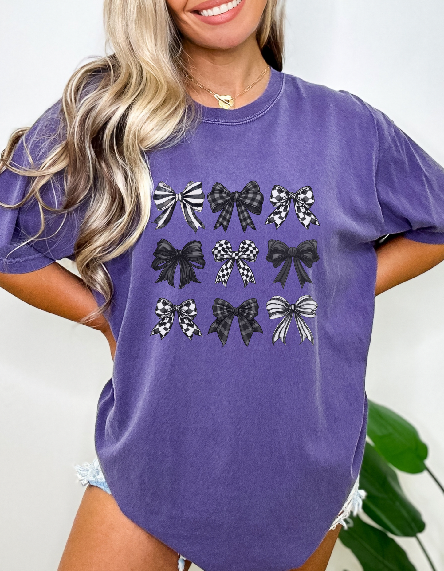 Black coquettes Graphic Tshirt