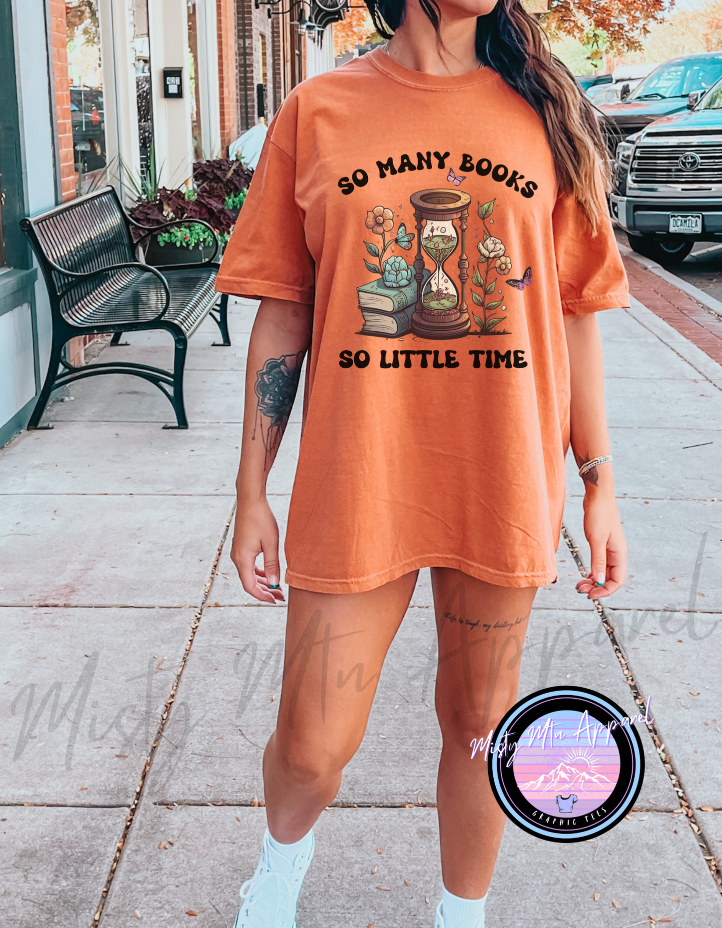 So many books Graphic Tee