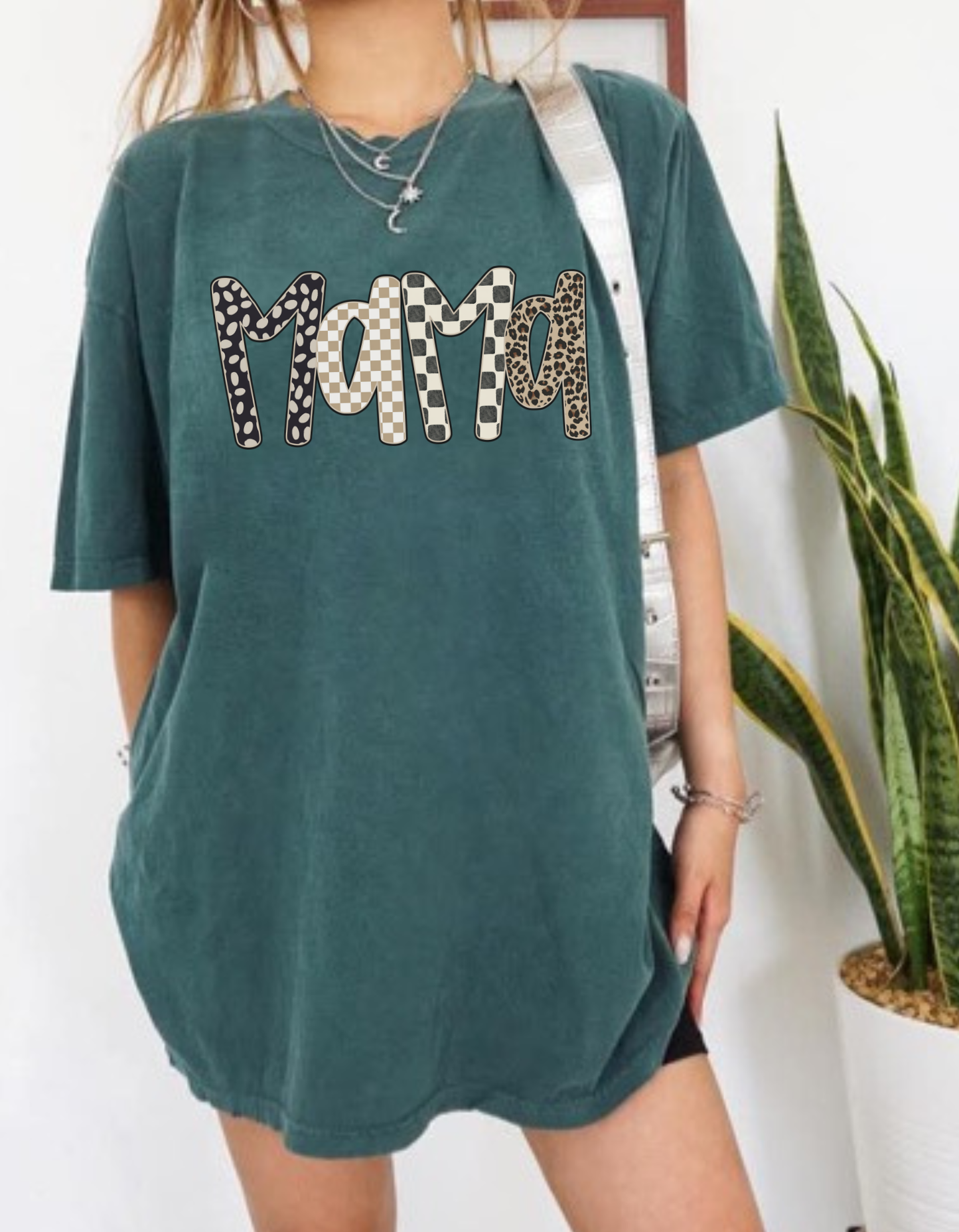 Mama leopard Graphic Tee