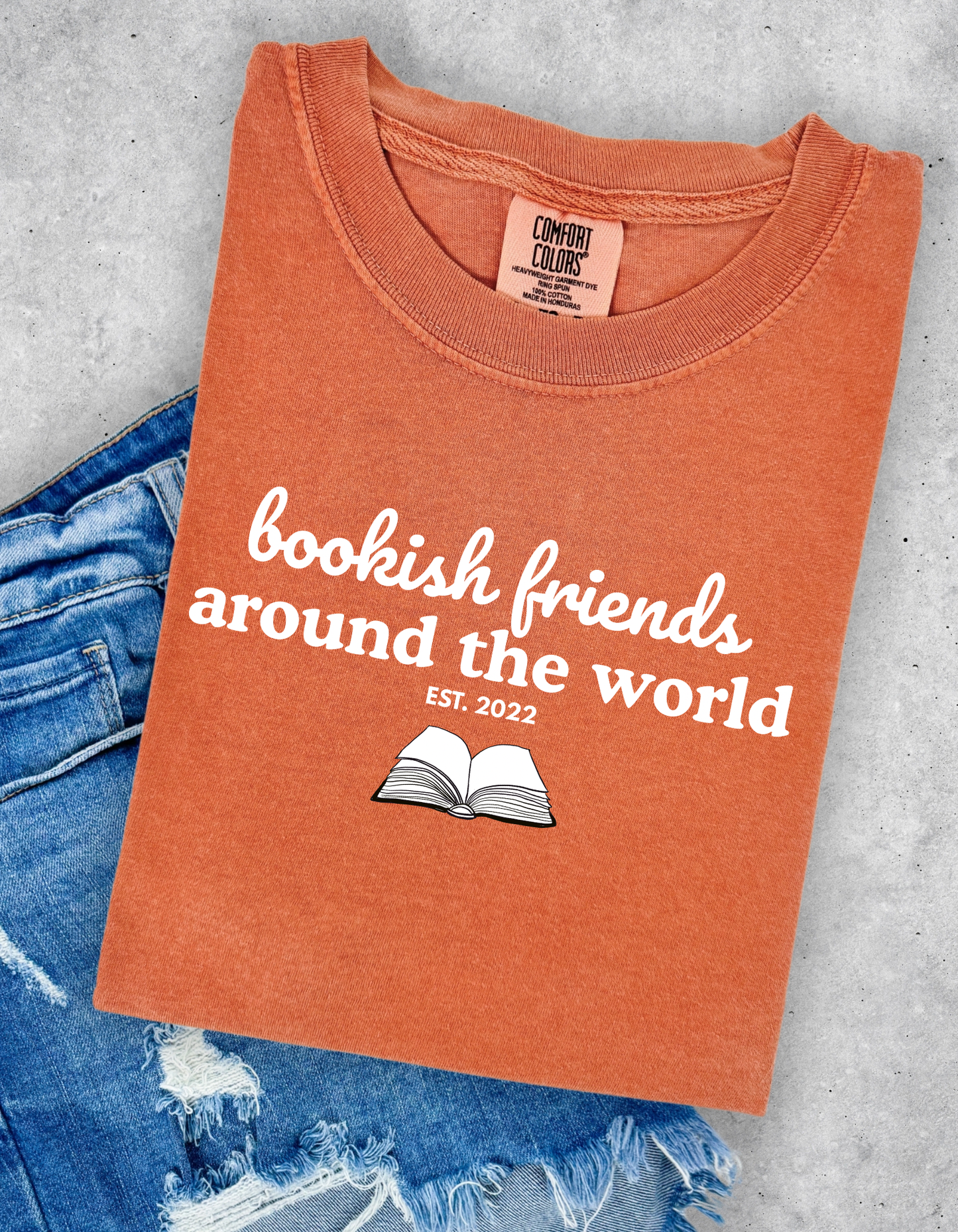 (Pre-order) Bookish Friends Graphic Tee