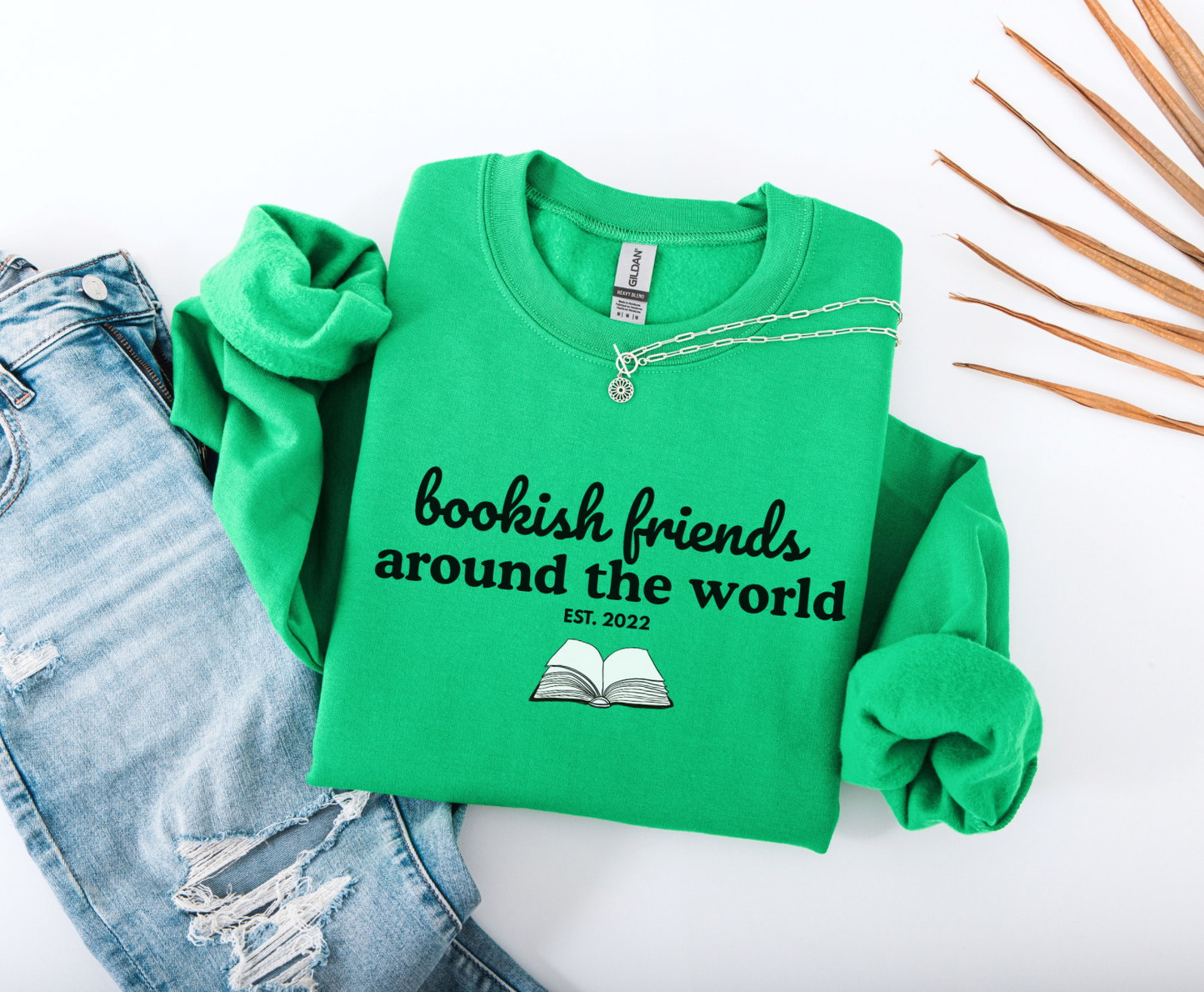 (Pre-order) Bookish Friends Crewneck Sweater