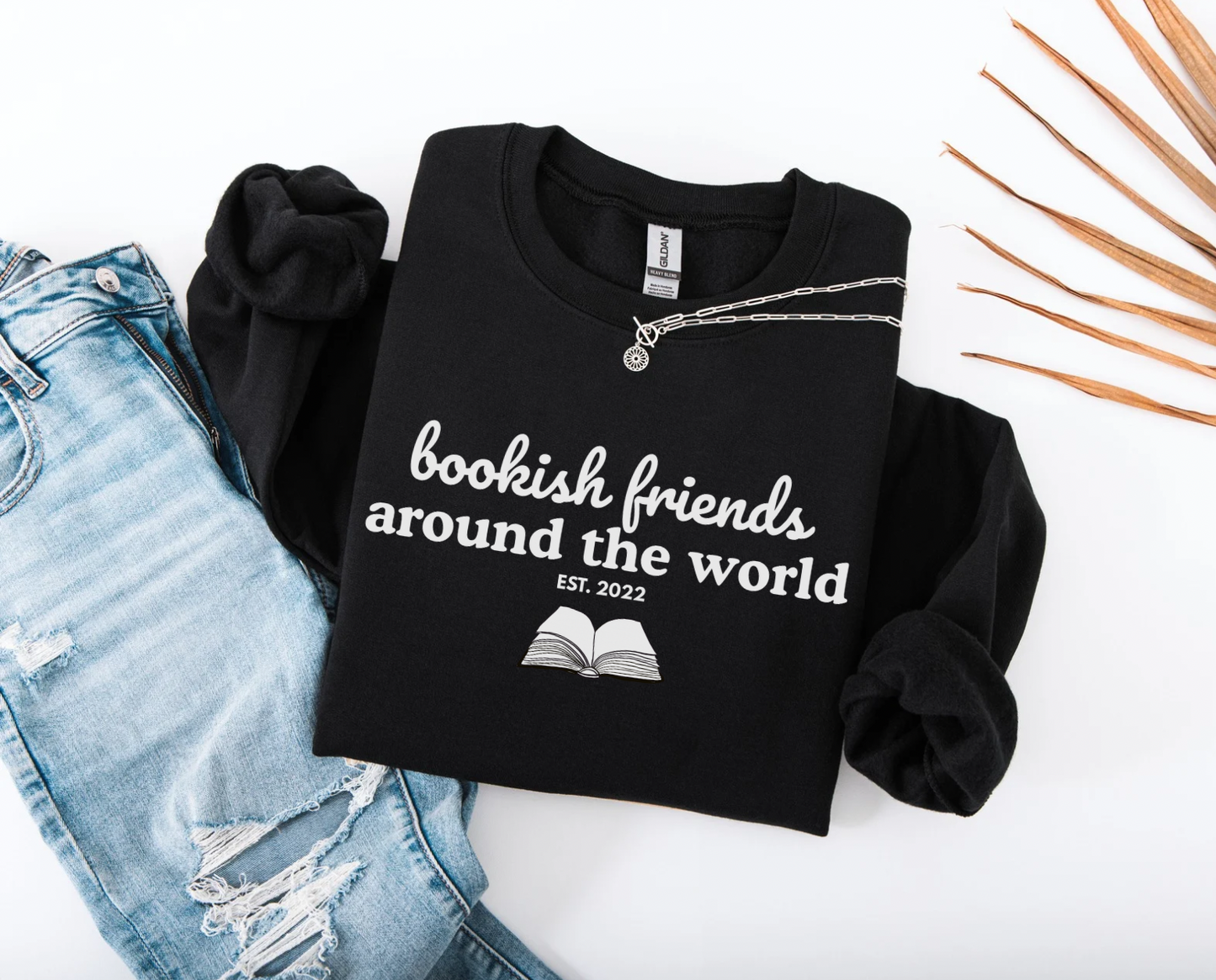 (Pre-order) Bookish Friends Crewneck Sweater