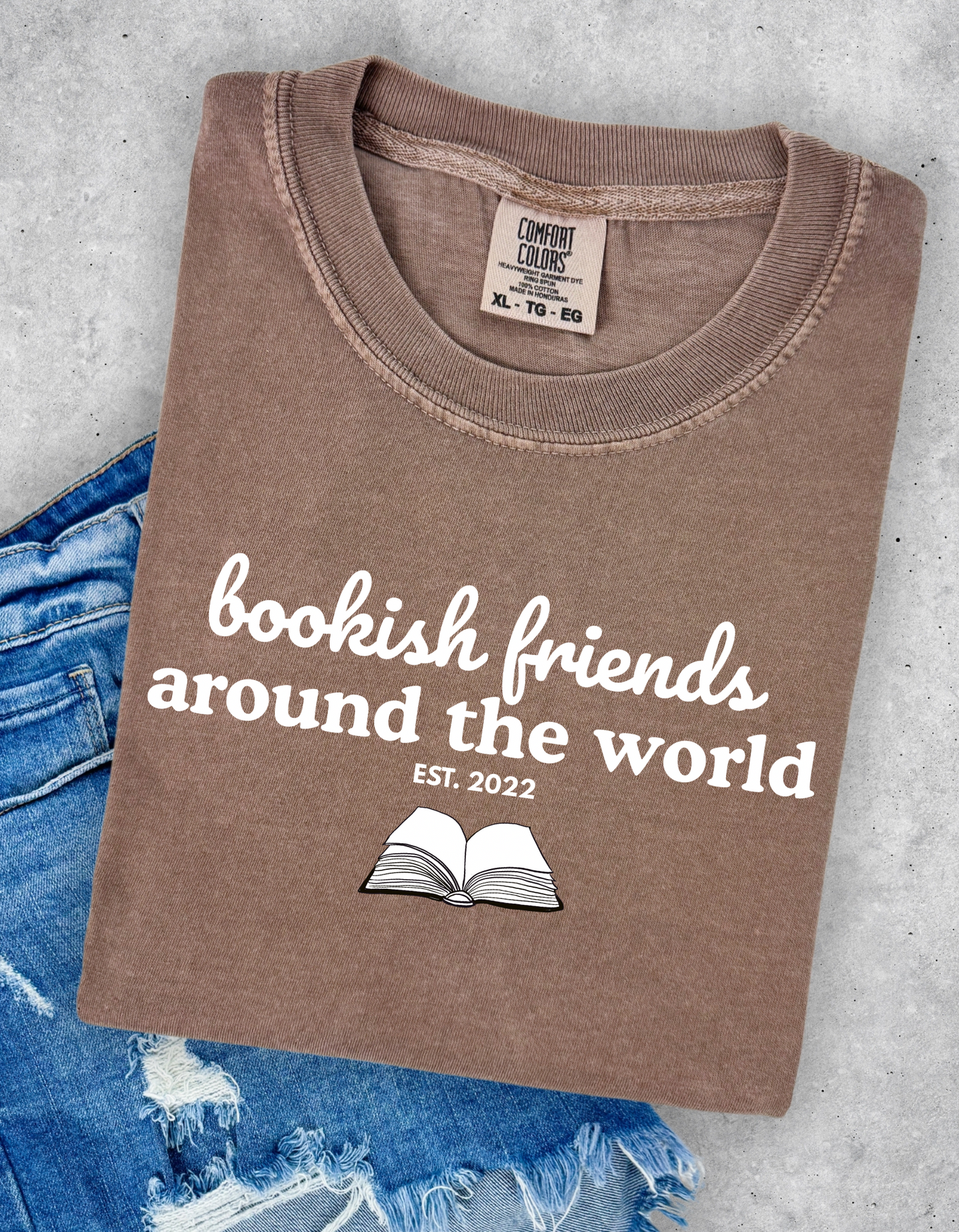 (Pre-order) Bookish Friends Graphic Tee