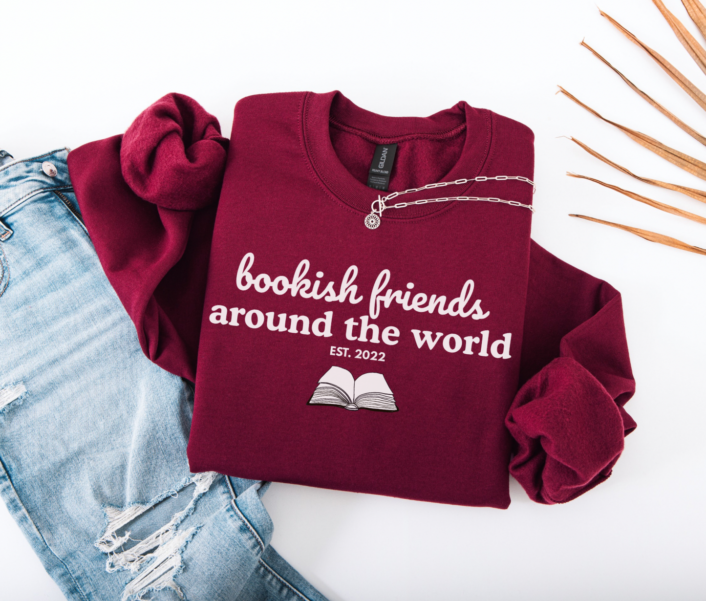 (Pre-order) Bookish Friends Crewneck Sweater