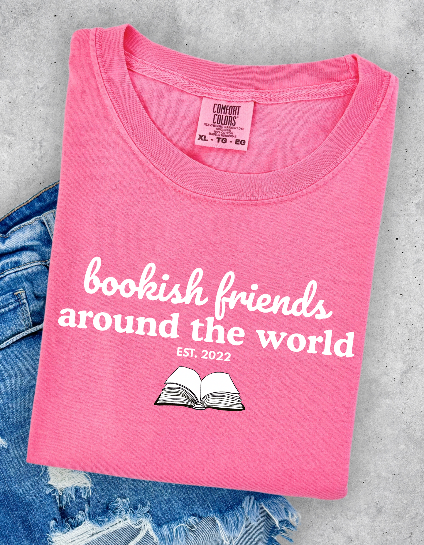 (Pre-order) Bookish Friends Graphic Tee