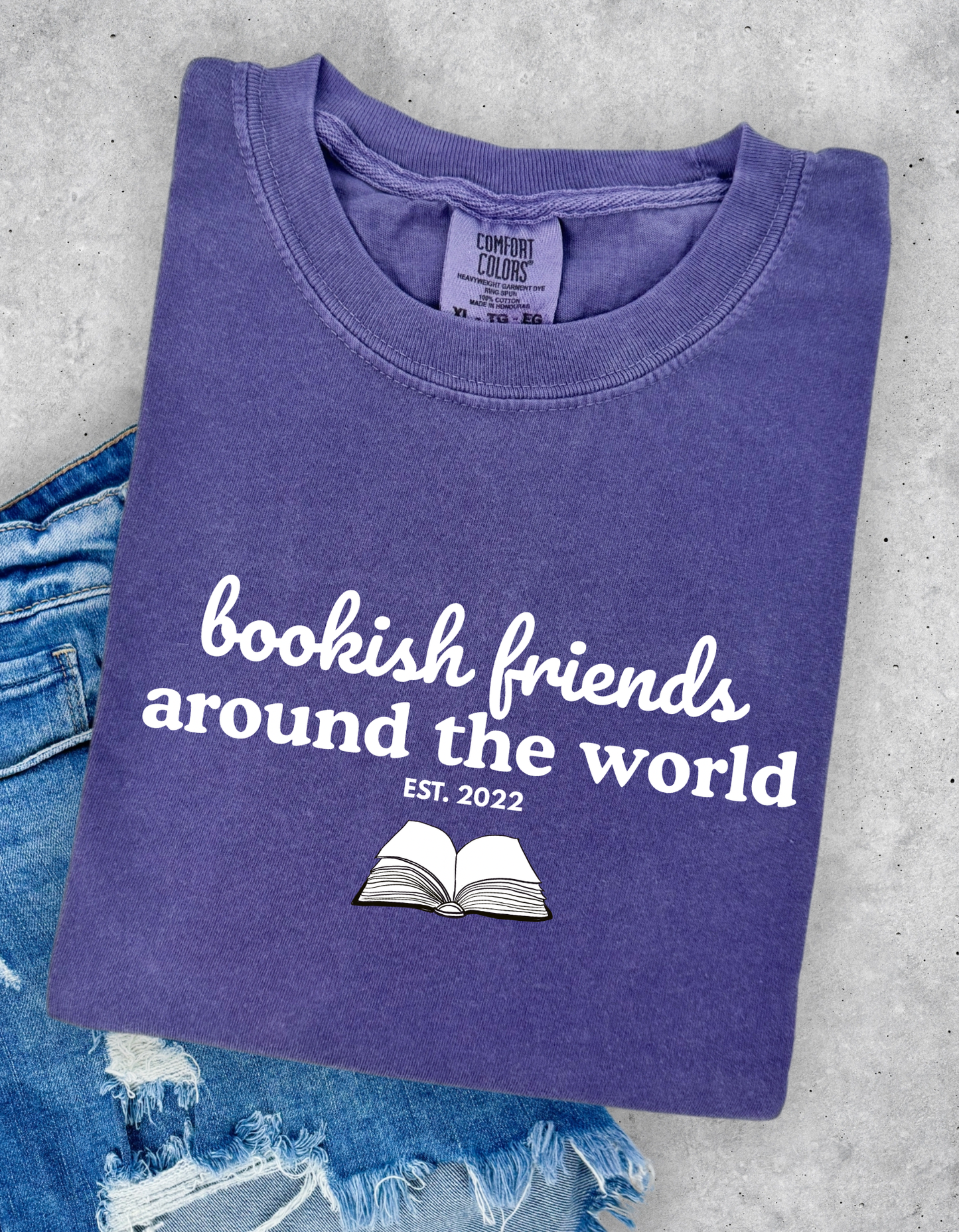(Pre-order) Bookish Friends Graphic Tee