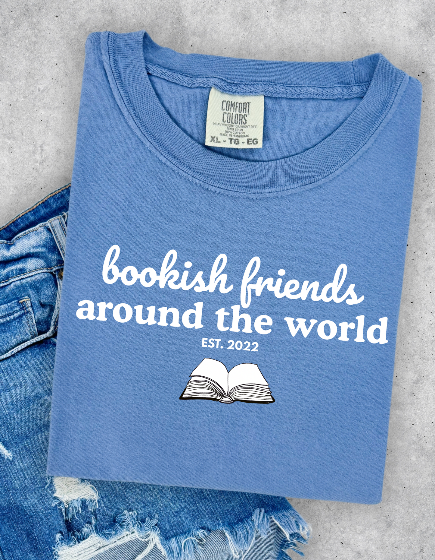 (Pre-order) Bookish Friends Graphic Tee
