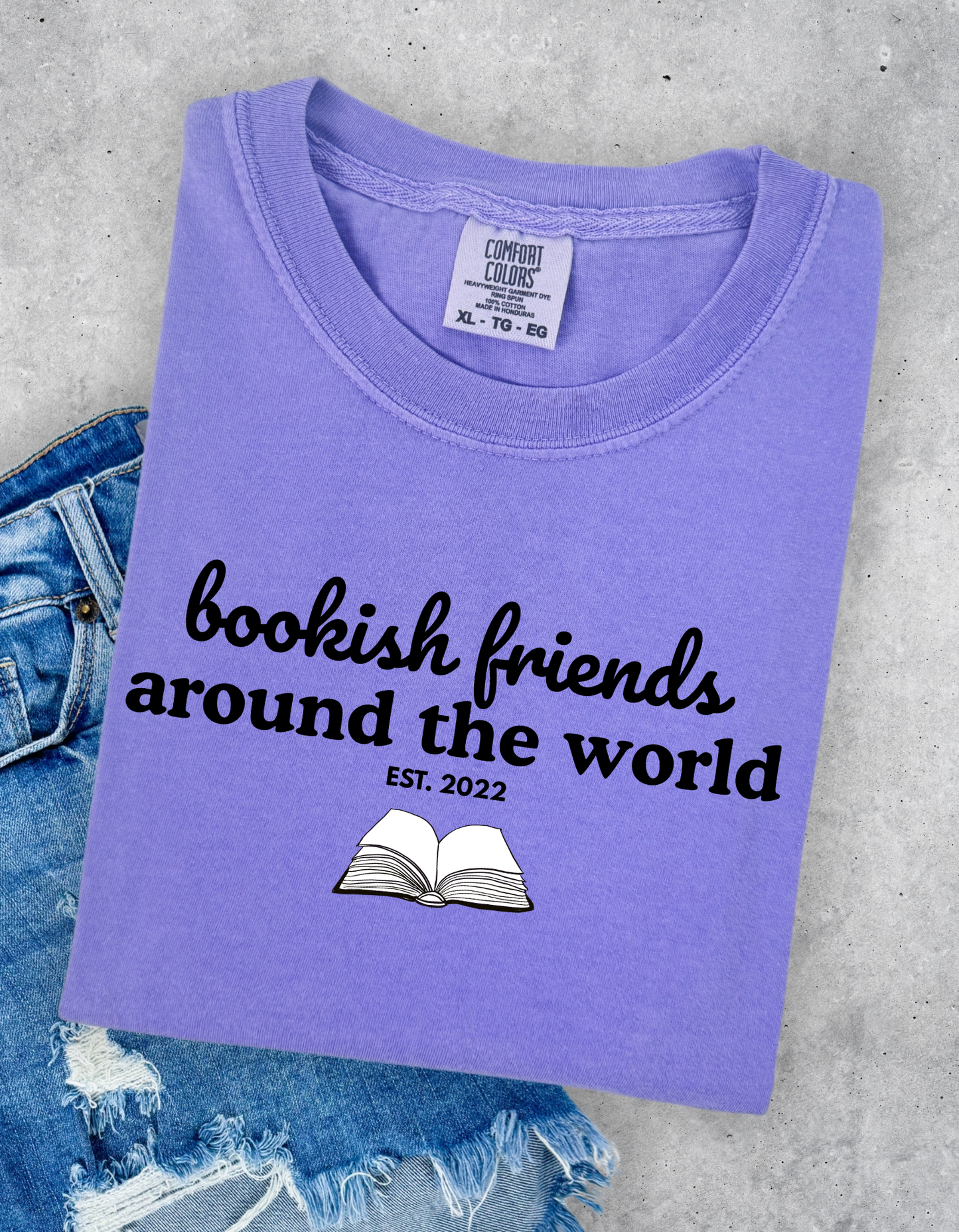 (Pre-order) Bookish Friends Graphic Tee